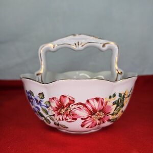 Floral Trinket Basket Nut Bowl w/Handle Gold Trim Vintage 1995 Decorative
